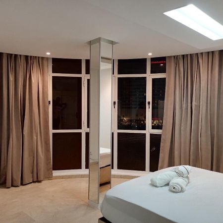 Amazing Appartement Au Centre Ville En Face Hilton - Gare Train Танжер Екстериор снимка